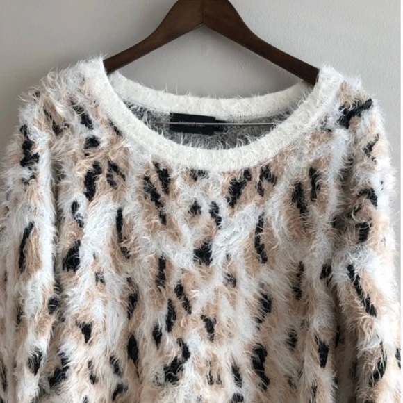Minkpink Soft Comfy Fuzzy Leopard Print Long Sleeve Sweater Shirt Top White - Picture 3 of 10